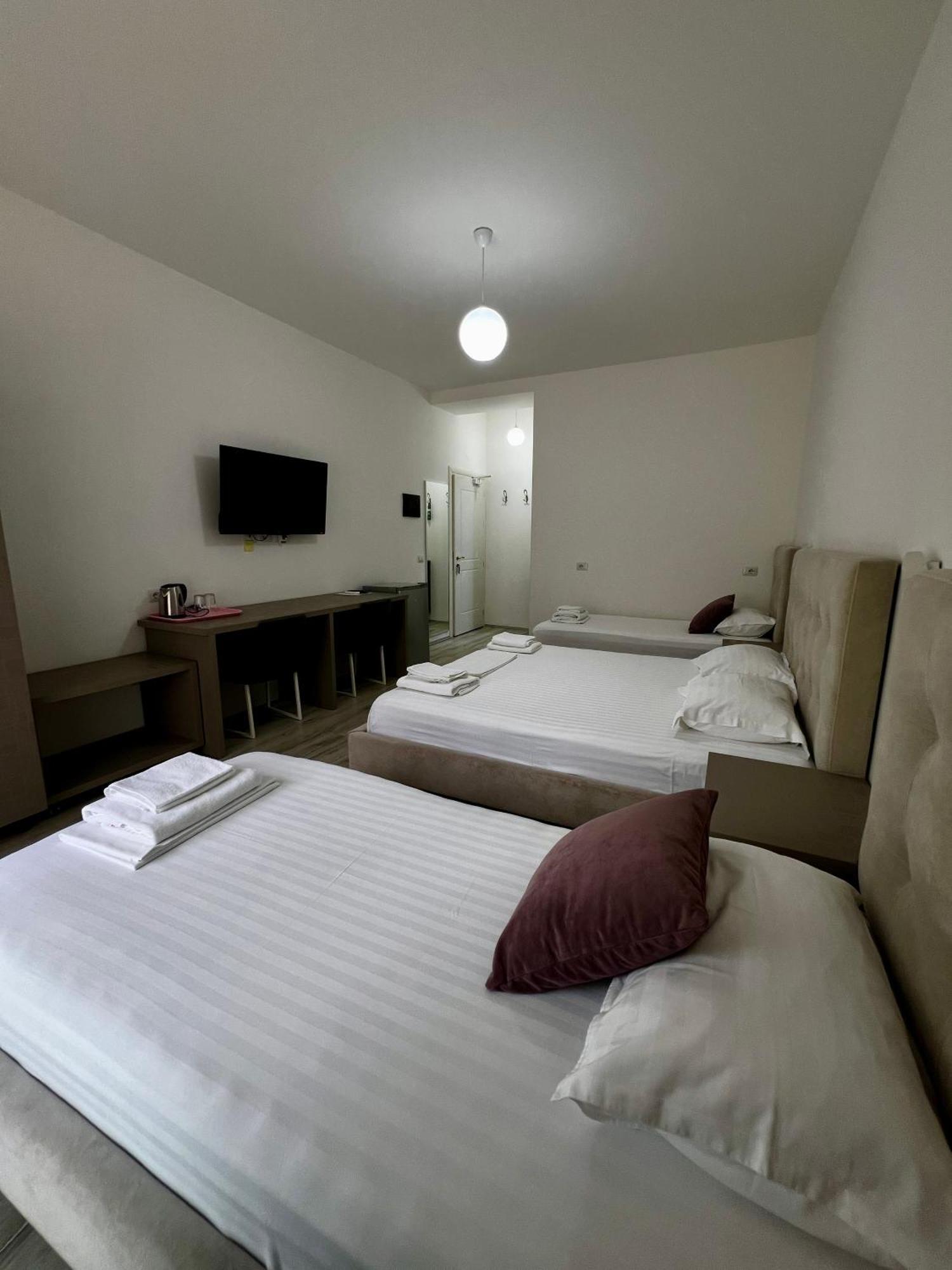 Hotel Le Monde 2 Borsh Zewnętrze zdjęcie