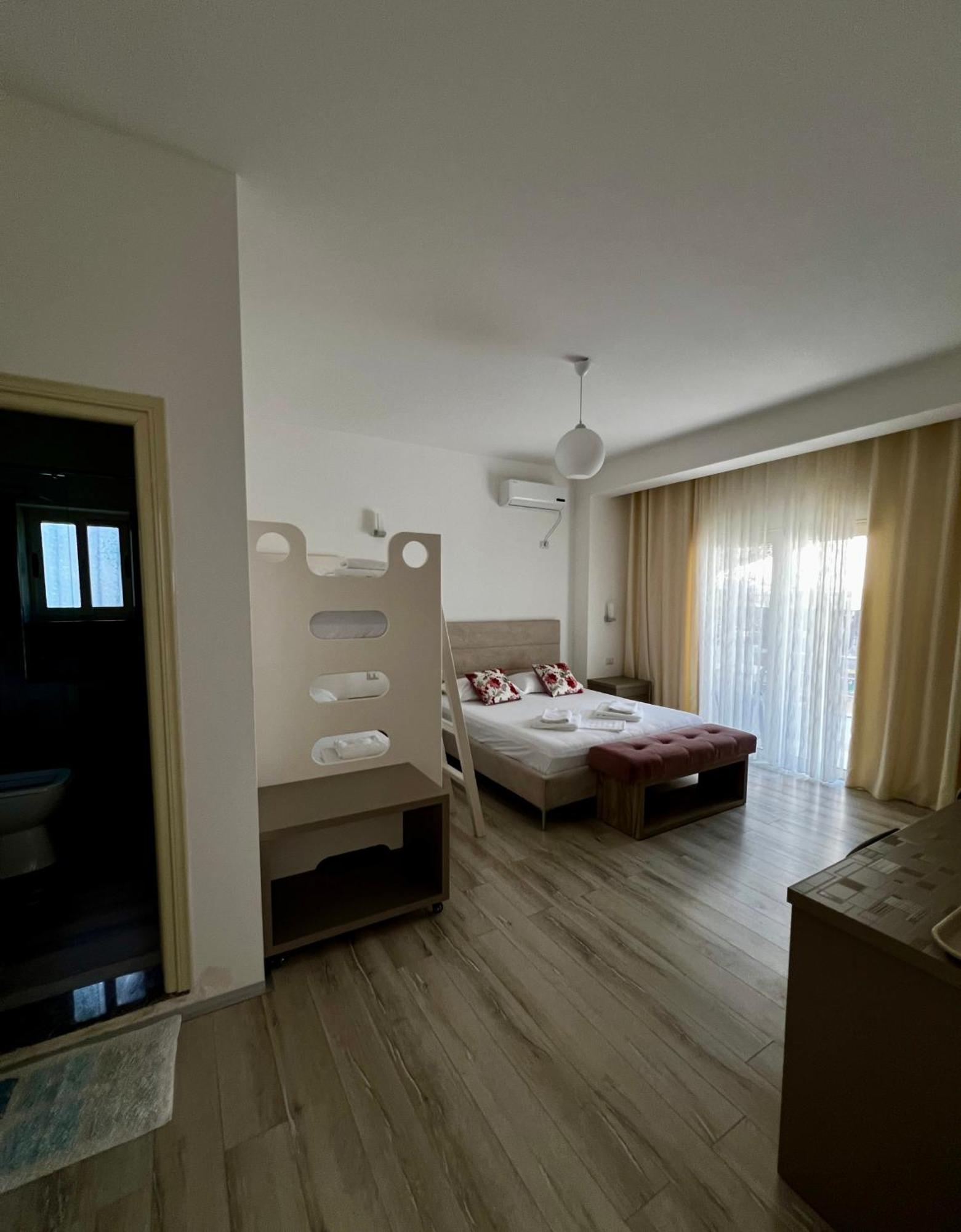 Hotel Le Monde 2 Borsh Zewnętrze zdjęcie